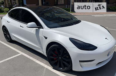 Tesla Model 3  2019