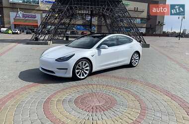 Tesla Model 3  2019