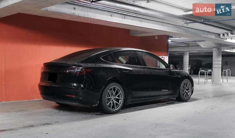 Седан Tesla Model 3 2018 в Киеве
