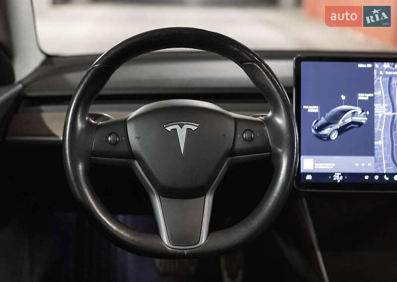 Седан Tesla Model 3 2018 в Киеве