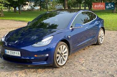 Tesla Model 3  2018