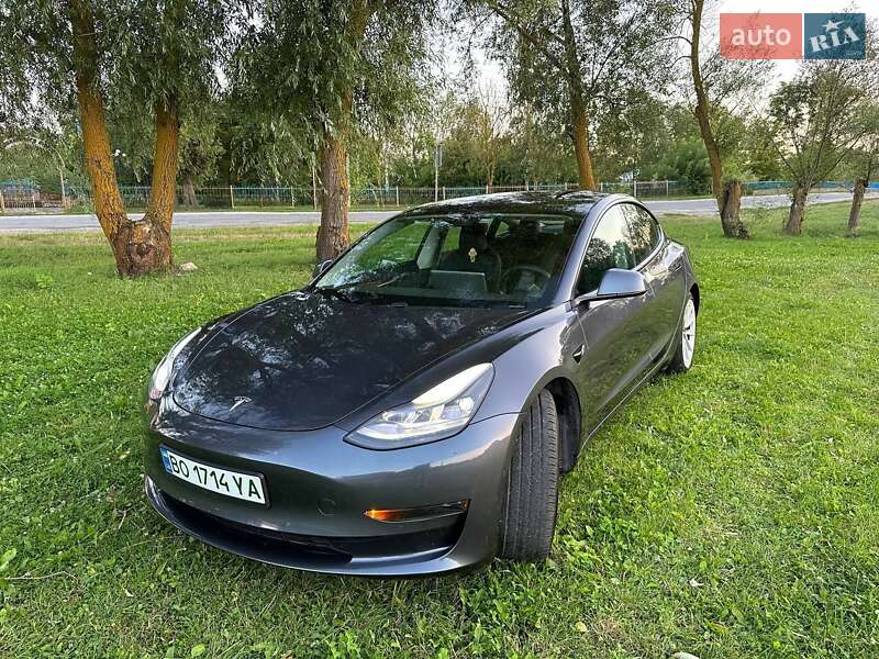 Седан Tesla Model 3 2021 в Тернополі