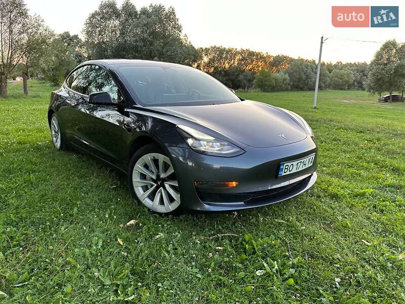 Седан Tesla Model 3 2021 в Тернополі