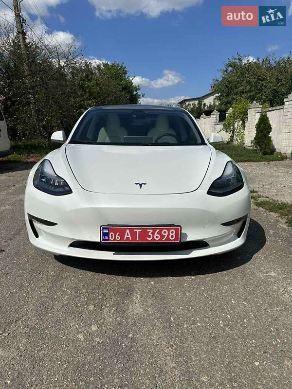 Tesla Model 3 2020