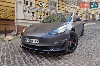 Седан Tesla Model 3 2018 в Києві