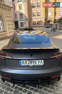 Седан Tesla Model 3 2018 в Києві