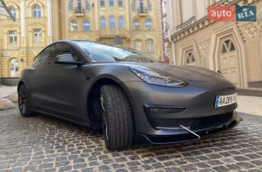 Седан Tesla Model 3 2018 в Києві