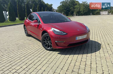 Tesla Model 3  2019