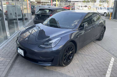 Tesla Model 3  2022