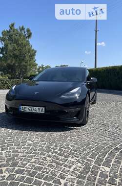 Tesla Model 3  2021