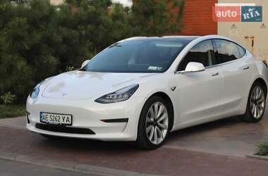 Tesla Model 3  2020