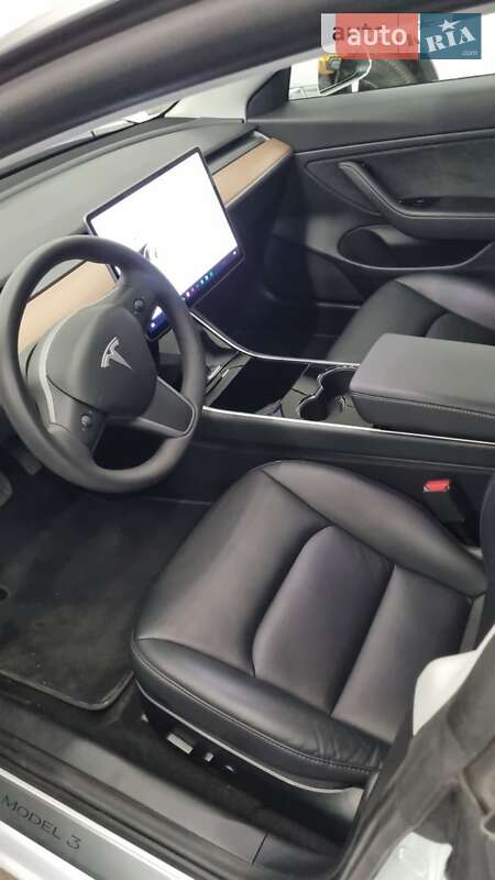 Седан Tesla Model 3 2020 в Дніпрі