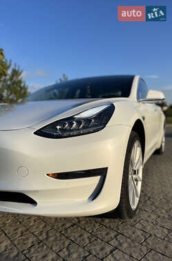 Tesla Model 3  2018