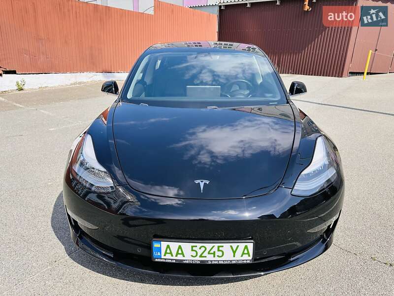 Седан Tesla Model 3 2018 в Киеве