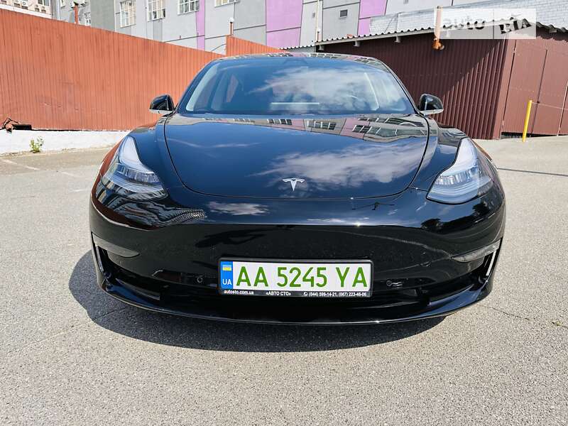 Седан Tesla Model 3 2018 в Киеве