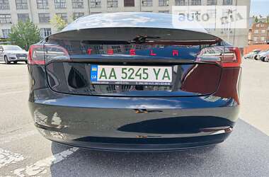 Седан Tesla Model 3 2018 в Киеве