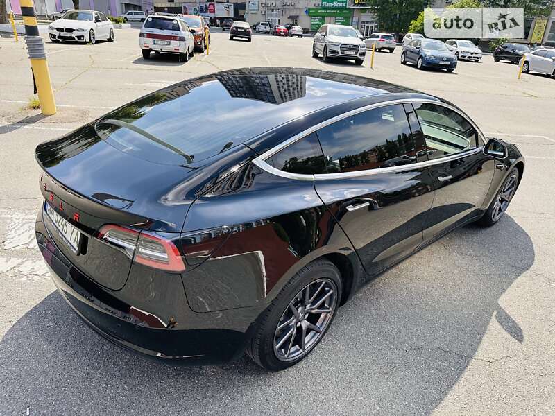 Седан Tesla Model 3 2018 в Киеве