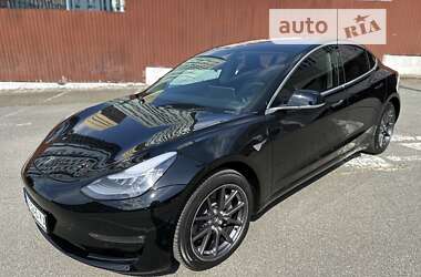 Седан Tesla Model 3 2018 в Киеве