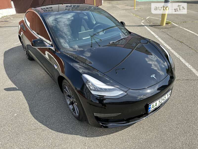 Седан Tesla Model 3 2018 в Киеве