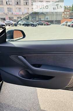Седан Tesla Model 3 2018 в Киеве