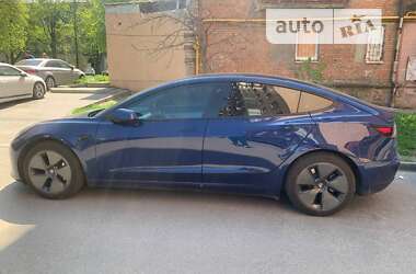 Tesla Model 3  2021