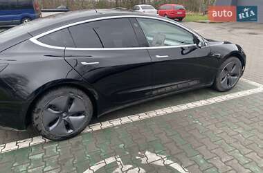 Седан Tesla Model 3 2019 в Киеве