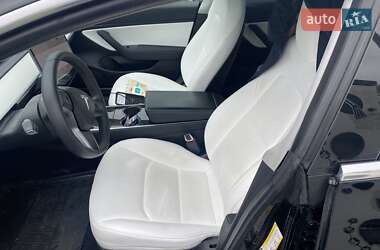 Седан Tesla Model 3 2019 в Киеве