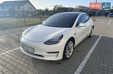 Tesla Model 3  2019