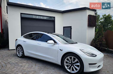 Tesla Model 3  2019