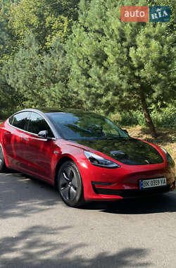 Tesla Model 3  2018