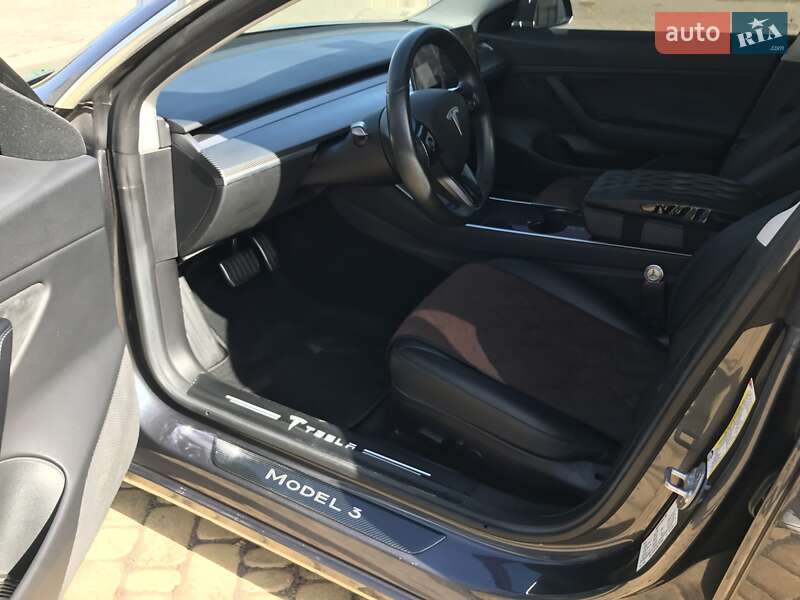 Седан Tesla Model 3 2018 в Одессе