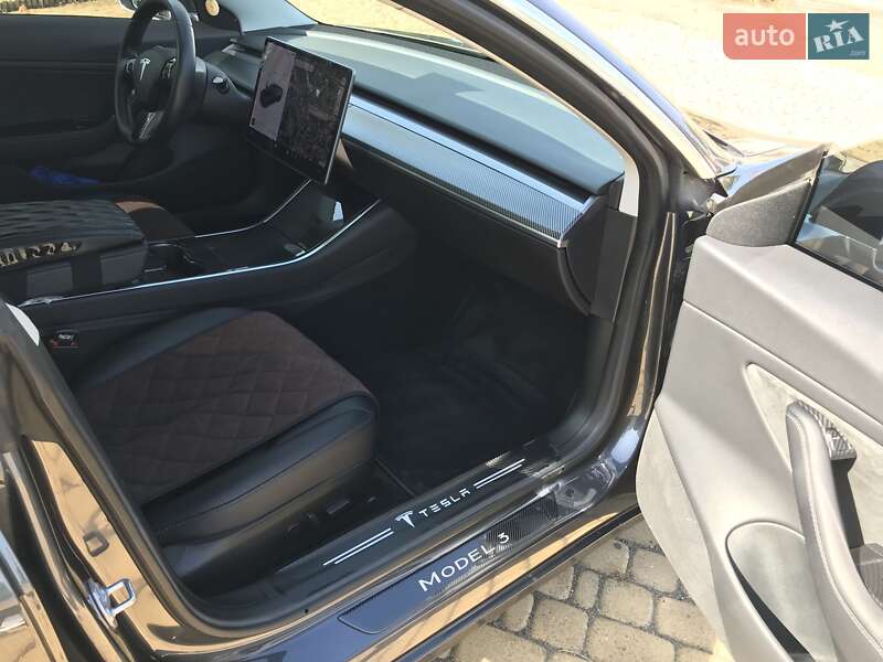 Седан Tesla Model 3 2018 в Одессе