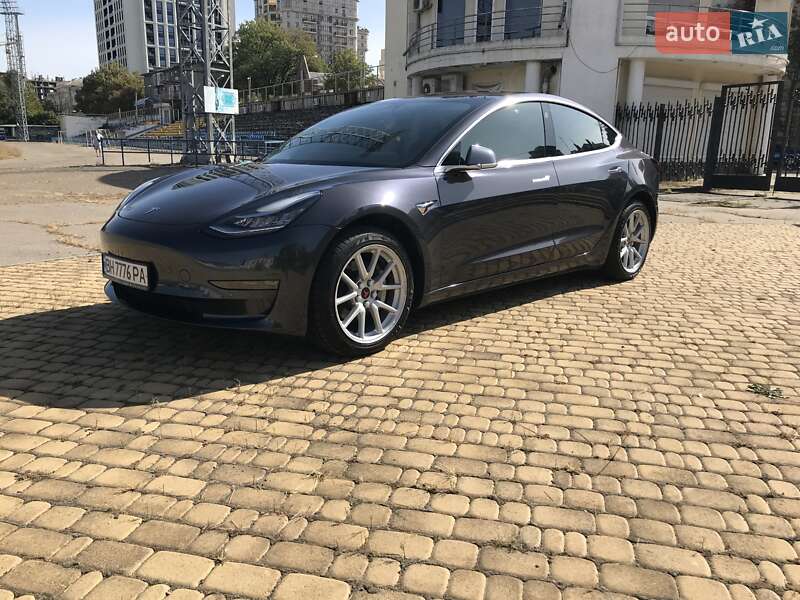 Седан Tesla Model 3 2018 в Одессе