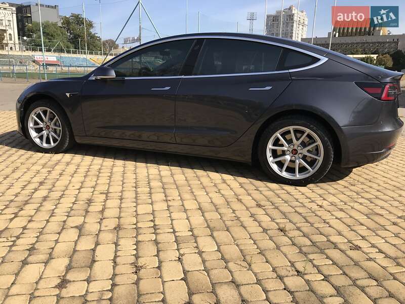 Седан Tesla Model 3 2018 в Одессе