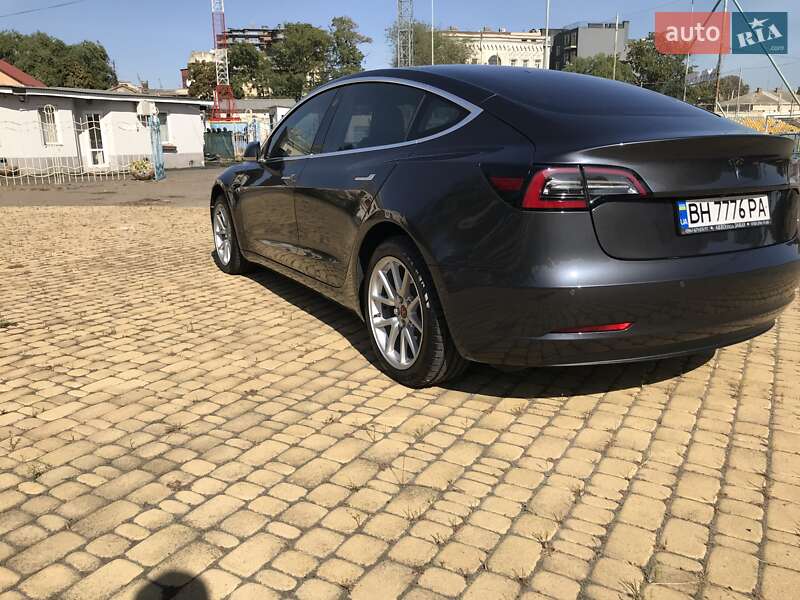 Седан Tesla Model 3 2018 в Одессе
