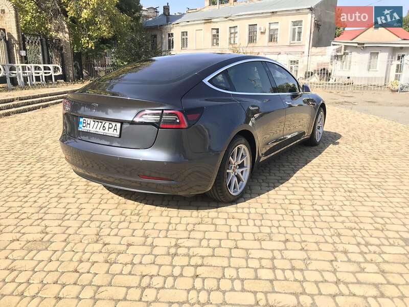 Седан Tesla Model 3 2018 в Одессе