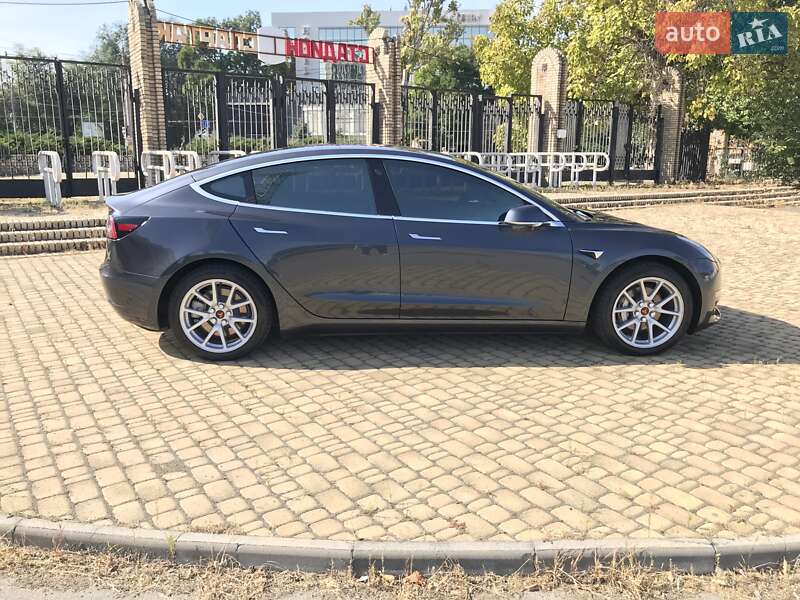 Седан Tesla Model 3 2018 в Одессе