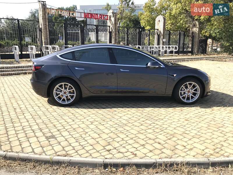 Седан Tesla Model 3 2018 в Одессе