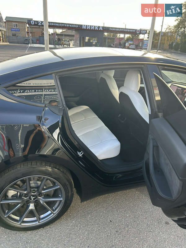 Седан Tesla Model 3 2021 в Белой Церкви