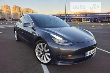 Tesla Model 3  2020
