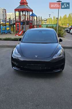 Tesla Model 3  2022