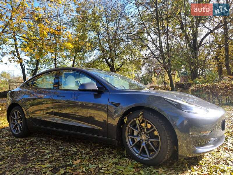 Седан Tesla Model 3 2022 в Вінниці