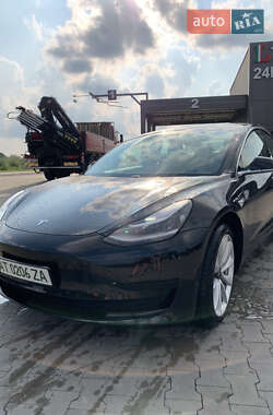 Седан Tesla Model 3 2019 в Калуші