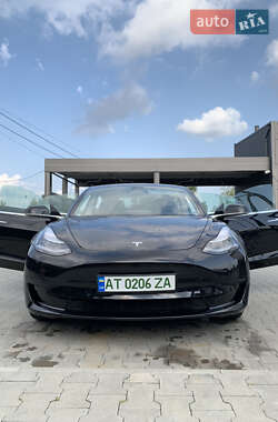 Седан Tesla Model 3 2019 в Калуші