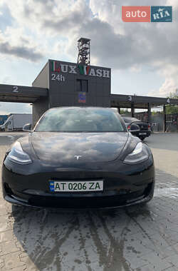 Седан Tesla Model 3 2019 в Калуші