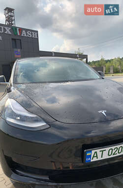 Седан Tesla Model 3 2019 в Калуші