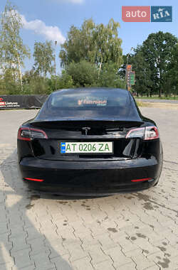 Седан Tesla Model 3 2019 в Калуші