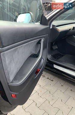 Седан Tesla Model 3 2019 в Калуші