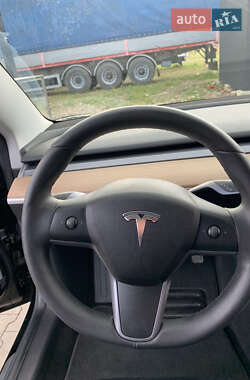 Седан Tesla Model 3 2019 в Калуші