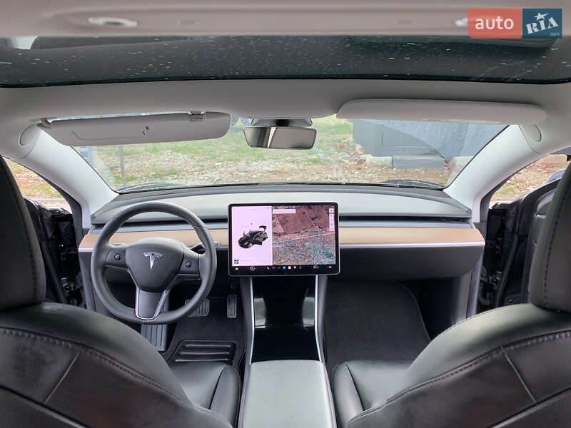 Седан Tesla Model 3 2019 в Калуші